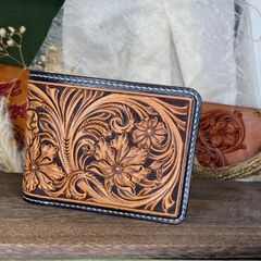 レザーカービング ハーフウォレット - メルカリ 