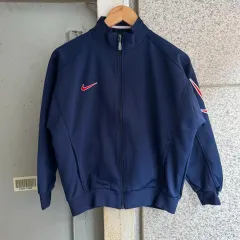 ナイキ スウッシュ アームロゴ クロップド ジャージ ジャケット