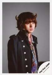 【中古】生写真(ジャニーズ) Hey! Say! JUMP/伊野尾慧/上半身・衣装黒・両手下・右向き・頭にツノ・背景グレー/「Hey! Say! JUMP LIVE TOUR 2019-2020 PARADE」グッズオフショット/公式生写真