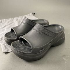 2d4 BALENCIAGA バレンシアガ Pool Crocs プールクロックス