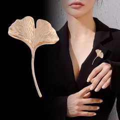 ゴールド　シンプル　ブローチ　フォーマル 卒業式 卒園式 入学式 入園式 ママスーツ おしゃれ コサージュ 華やか ピン 上品 エレガント メタル モノグラム 大人