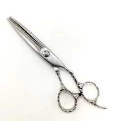 切れ味抜群⭐️人気の逆刃セニングシザー理美容師プロ用☆両面OK☀スキバサミ⭐️ 2025年最新】セニング 逆刃の人気アイテム - メルカリ