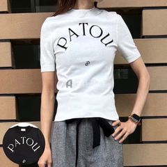 【2025春夏物モデル】☆3/25入荷☆ PATOU パトゥ KN0688045 ジャカードショートスリーブ ニット 半袖 ロゴ入り ★選べる2カラー★ホワイト/ブラック レディース