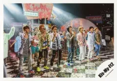 【中古】生写真(ジャニーズ) Kis-My-Ft2/集合(7人)/横型・全身・衣装白・黒・緑・黄色・赤・青・右向き・口開け・マイクスタンド・宮田両手パー・センター横尾/「Sha la la☆Summer Time」PV＆ジャケ写撮影/公式生写真