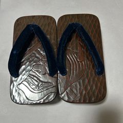 男物【鎌倉彫下駄】般若・鎌倉彫本舗「和歌美屋」・駒下駄・二枚歯下駄・メンズ下駄のサムネイル
