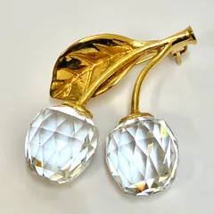 ＊SWAROVSKI＊スワロフスキー さくらんぼ ブローチ ゴールドカラー ① ★