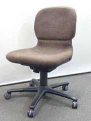 s4h-00414-スチールケース Steelcase オフィスチェア デスクチェア 事務チェア キャスターチェア 事務イス ワーキングチェア 布張り ブラウン チェア 【中古オフィス家具】【中古】