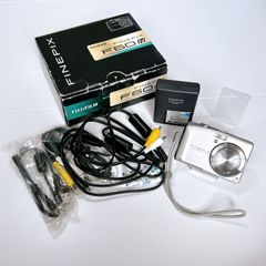 富士フイルム FUJIFILM FinePix F200EXR デジカメ Y2K - メルカリ