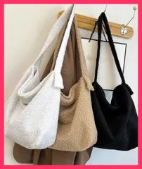 【スタッフおすすめ！】 ボアバッグ レディース トートバッグ秋冬 軽い 韓国鞄 無地/可愛い 斜めがけ鞄/シンプルトート軽量 ファーバッグ 肩掛け鞄 ショルダーバッ おすすめ おしゃれ　人気 上品 80ZCFX-006