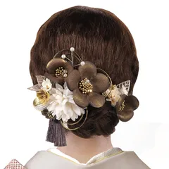 【新品】 [OTAKUMARKET] 髪飾り 成人式 2点セット 袴 卒業式 花 浴衣 振袖 七五三 着物 和装 結婚式 着物 髪 飾り 髪留め 水引細工 高級造花 ヘアアクセサリー 3カラー (白 ×黒茶金)