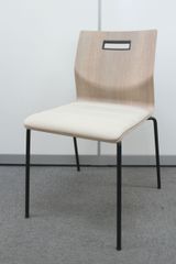 オカムラ製　スイープチェア　木目　スタッキングチェア　ミーティング　待合　ダイニング　カフェチェア　オフィス家具　イス