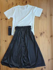 セットアップ半袖白Tシャツ黒ロングスカートロングワンピース