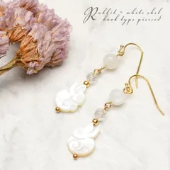 飛躍のうさぎ ムーンストーン×ホワイトシェル当店オリジナルデザイン ピアス パワーストーン 天然石 _A1245