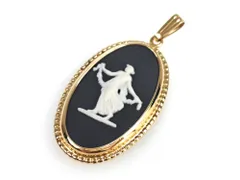 ウェッジウッド　Wedgwood　オーバルモチーフ　ネックレス　ペンダント　トップのみ　陶器　ブラック×ゴールドカラー　送料無料
