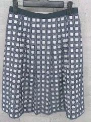 ◇ 23区 vingt-trois arrondissements チェック柄 膝丈 フレア スカート サイズ36 ホワイト ネイビー レディース  【中古】 【1002800793242】