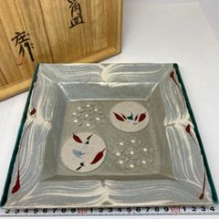 人間国宝】島岡達三 地釉象嵌 唐草文角皿 (径28cm) - メルカリ