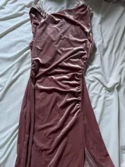 ザラ ツアーベルベット ONE PIECE xs