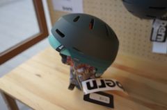 【bern/バーン】MACON VISOR 2.0 Mサイズ【新品】自転車ヘルメット