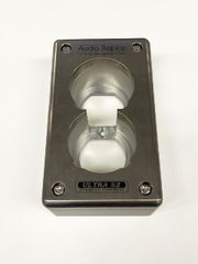 オーディオリプラス ウルトラローノイズ仕様コンセントプレート CPP2SZ-HG デモ機【外装不良/キズ】