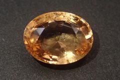 天然グロッシュラーライトガーネット 4.612ct 約8mm×11mm ソーティング付き！