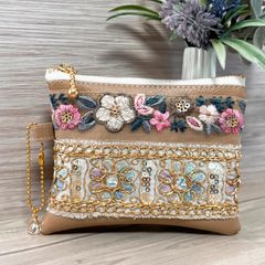 インド刺繍リボン フラットポーチ ページュ マルチポーチ キーホルダー