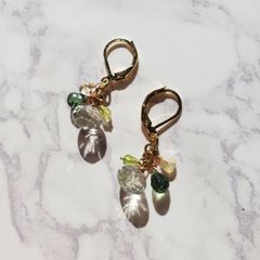No.308 天然石とcrystal*greenチャーム∴ピアス／イヤリング - メルカリ