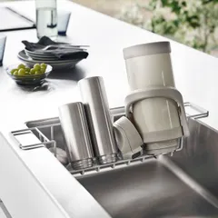 新品 送料無料 山崎実業 ボトルスタンド tower タワー シンク中ワイドジャグ＆マグボトルスタンド ホワイト｜沖縄発送不可【SPORTUS】