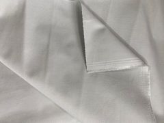 上質糸使用　バーバリークロス　綿１００%　ライトグレー　カット生地　２m