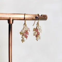 14KGF ぶどうみたいなピアス 1 淡水パール & 水晶 & ピンクトルマリン