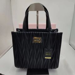 MIUMIU ハンドバッグ　ブラック