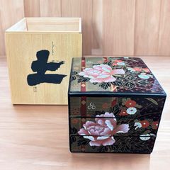 美品】三段重箱 蒔絵調 プラスチック製 竹・菊・紅葉 漆器風 お正月