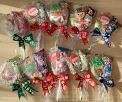 クリスマス　ミニお菓子ブーケ♡10個　プチギフト　パーティー　お配り用　プレゼント　ばら撒き　発表会　結婚式　キャンディーブーケ　バルーンブーケ　お菓子ブーケ　喜ばれる　クリスマス　大量注文歓迎　お返し　リングガール　お礼　お祝い