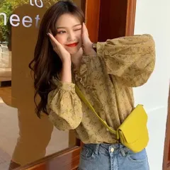 お買い得価格⭐️匿名配送❤️可愛い⭐️花柄 フリルブラウス  春夏 ⭐️韓国 おしゃれ  レディース