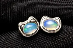 シルバー925 プレシャスオパール　4x6mm　猫モチーフ ピアス パワーストーン 天然石 _PRG1405