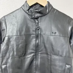 (^w^)b ROXY ロキシー フェイクレザー ジャケット シングル ライダース 革ジャン ロゴ刺繍 ジップアップ ブルゾン アウター バイカー カジュアル タウンユース ブラック 黒 レディース サイズS