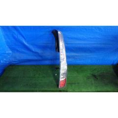 ムーヴ DBA-LA110S 右テールランプ