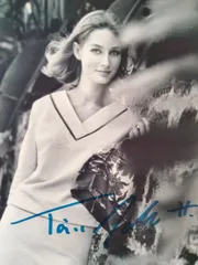 タニア・マレット直筆サイン入り2Lサイズ写真…Tania Mallet…007