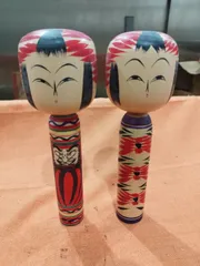 【伝統こけし／遠刈田系（推定）／美品】ダルマ柄＆花模様 2体セット 高さ約20.5cm＆20.0cm／天然木／昭和レトロ／作者不明