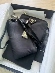 PRADA プラダ ネック ストラップ ポーチバッグ 正規品 楽天市場】ネック ポーチ プラダの通販