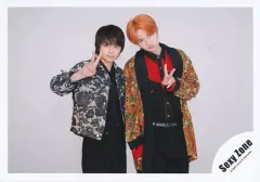 【中古】生写真(ジャニーズ) Sexy Zone/佐藤勝利・菊池風磨/横型・膝上/Sexy Zone 「ポートレートシリーズ」オリジナルフォト/公式生写真