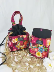 和柄のスマホショルダーと巾着バッグのセット　ハンドメイド　巾着バッグ　巾着　和柄　蝶　スマホケース　スマホポシェット　和雑貨　浴衣