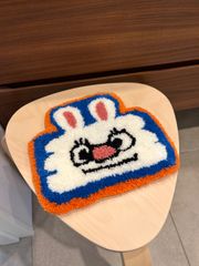 【chizuru様】　タフティング　ミニラグ　うさぎ　インテリア　プレゼント 新作】 【送料無料！】タフティング うさぎ ミニラグ インテリア