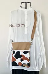 三毛猫柄　小さめショルダーバッグ　スマホポーチ　akaneko サコッシュ　猫バッグ