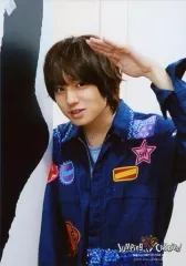 【中古】生写真(ジャニーズ) Hey! Say! JUMP/伊野尾慧/上半身・衣装青・つなぎ・左手上げ・左向き/「Hey! Say! JUMP LIVE TOUR 2015 JUMPing CARnival」オリジナルフォト