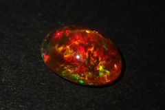 天然ファイアオパール ルース 1.224ct *約6mm×9mm ソーティング付き！