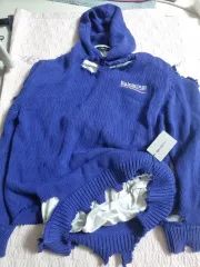 BALENCIAGA(バレンシアガ) ダメージ フード ニット xsのサムネイル
