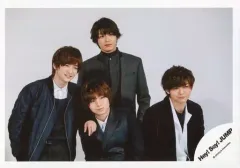 【中古】生写真(ジャニーズ) Hey! Say! JUMP/集合(4人)/上半身・衣装黒白紺グレー・知念右手ポケット/17-18冬 コンサートグッズ撮影オフショット/公式生写真