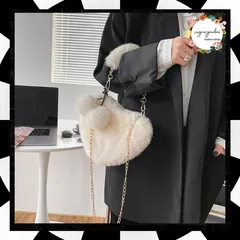 ファー ショルダーバッグ ハンドバッグ レディースバッグ 韓国 ファーチャーム付き チェーン 小さめ 鞄 可愛い ふわふわ おしゃれ カバン 秋冬 小物入れ ミニハートバッグ 肩掛け 新作 手提げ ファーバッグ 2way 99HCXB-018