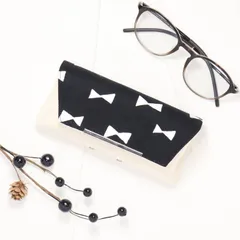 【rib.B】ちょうどいいが見つかる★ セミハード シンプル眼鏡ケース 北欧柄 黒リボン 受注生産 14日以内に発送