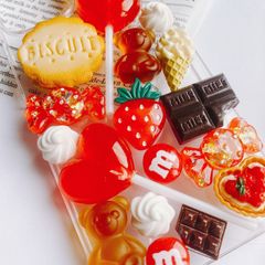 iPhone13用　お菓子のiPhoneケース　フェイクスイーツ